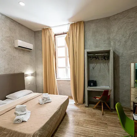Greros Boutique H Angioino, By Clapa Group Dislocate Hospitality בית הארחה נאפולי